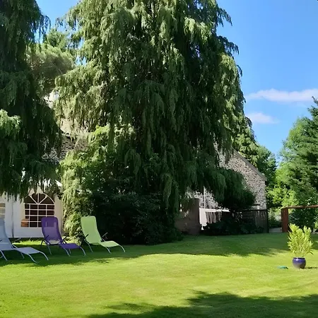 Sous Les Deux Arbres Hébergement de vacances